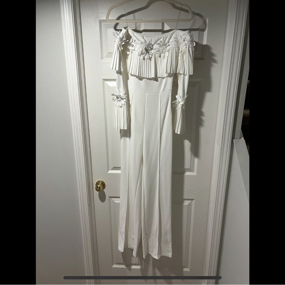 Elegant White Off-Shoulder Jumpsuit